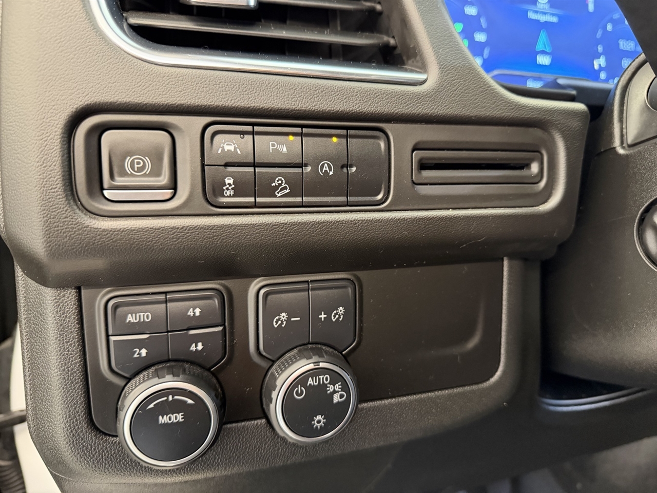 Chevrolet Suburban Premier 4WD 2023