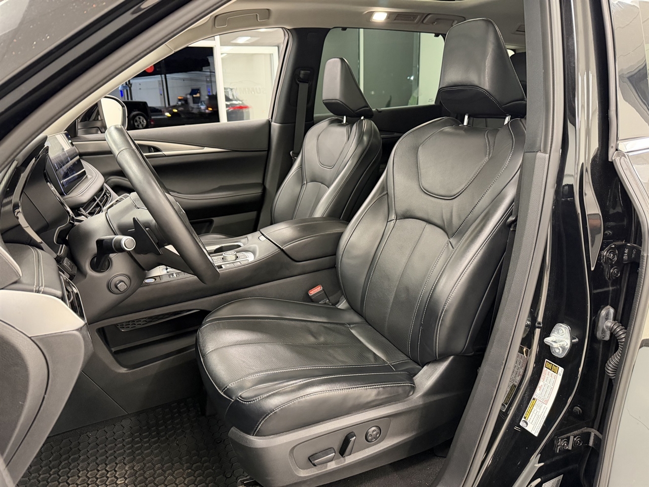 Infiniti QX60 LUXE AWD 2023 Infiniti QX60 LUXE AWD 2023