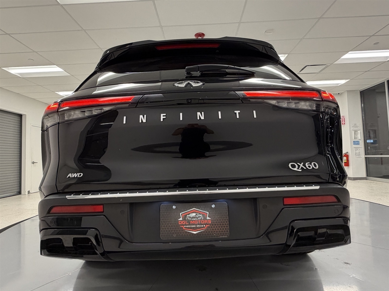 Infiniti QX60 LUXE AWD 2023 Infiniti QX60 LUXE AWD 2023
