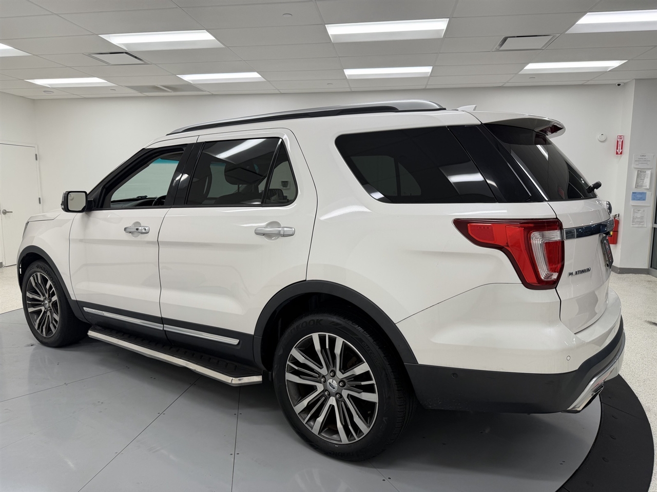 Ford Explorer Platinum AWD 2017 Ford Explorer Platinum AWD 2017