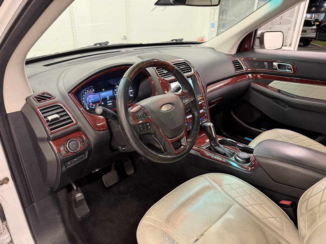 Ford Explorer Platinum AWD 2017 Ford Explorer Platinum AWD 2017