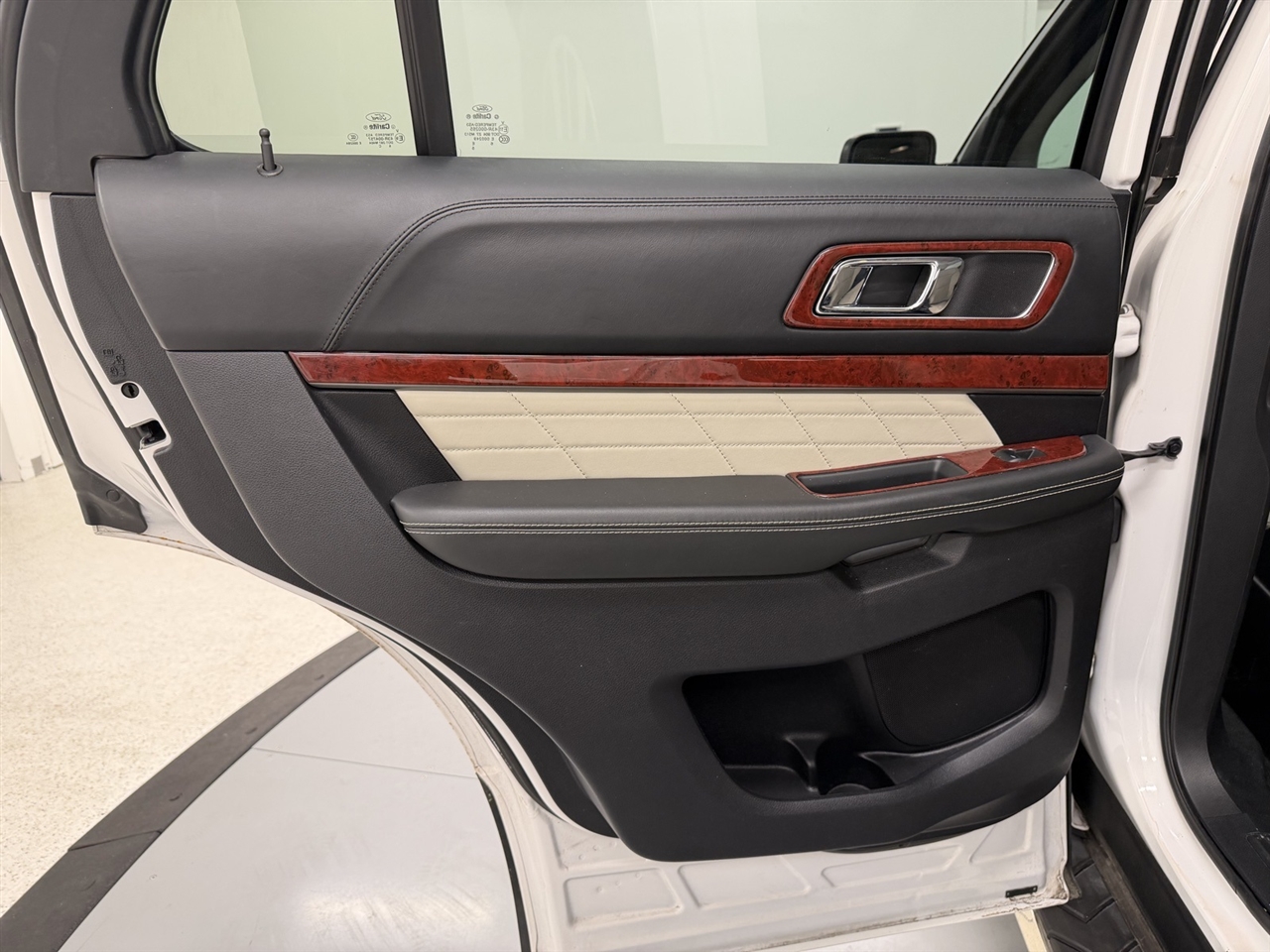 Ford Explorer Platinum AWD 2017 Ford Explorer Platinum AWD 2017