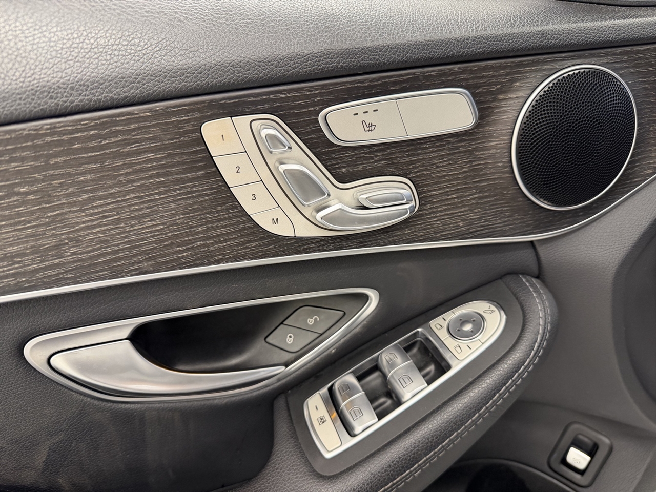 Mercedes-Benz C-Class C300 4MATIC Sedan 2020 Mercedes-Benz C-Class C300 4MATIC Sedan 2020