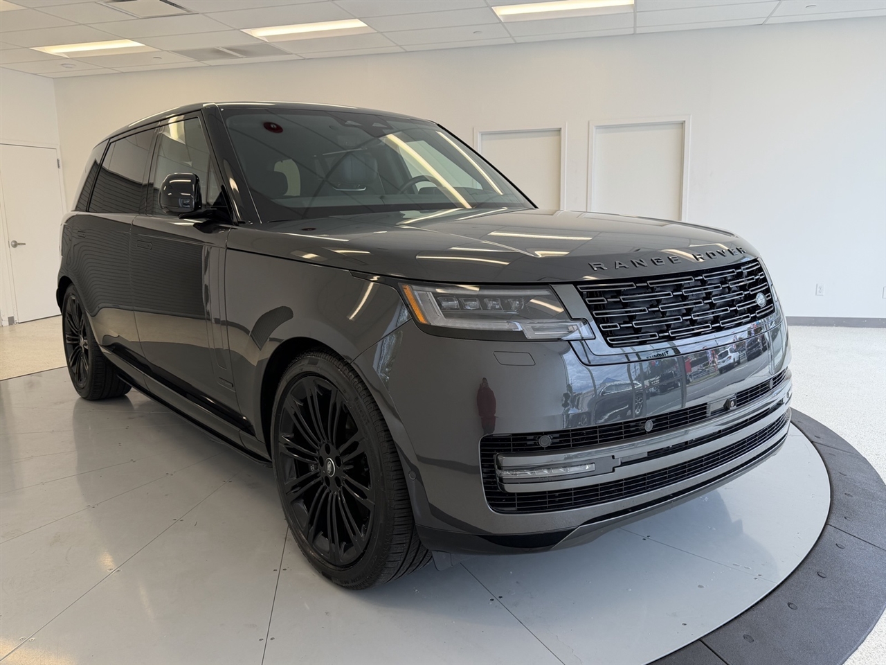 Land Rover Range Rover Autobiography LWB 5 2025 Land Rover Range Rover Autobiography LWB 5 2025