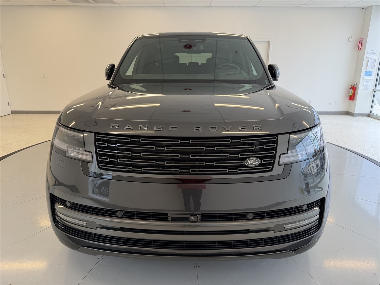 Land Rover Range Rover Autobiography LWB 5 2025 Land Rover Range Rover Autobiography LWB 5 2025