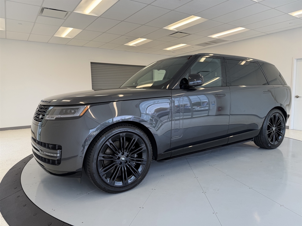 Land Rover Range Rover Autobiography LWB 5 2025 Land Rover Range Rover Autobiography LWB 5 2025