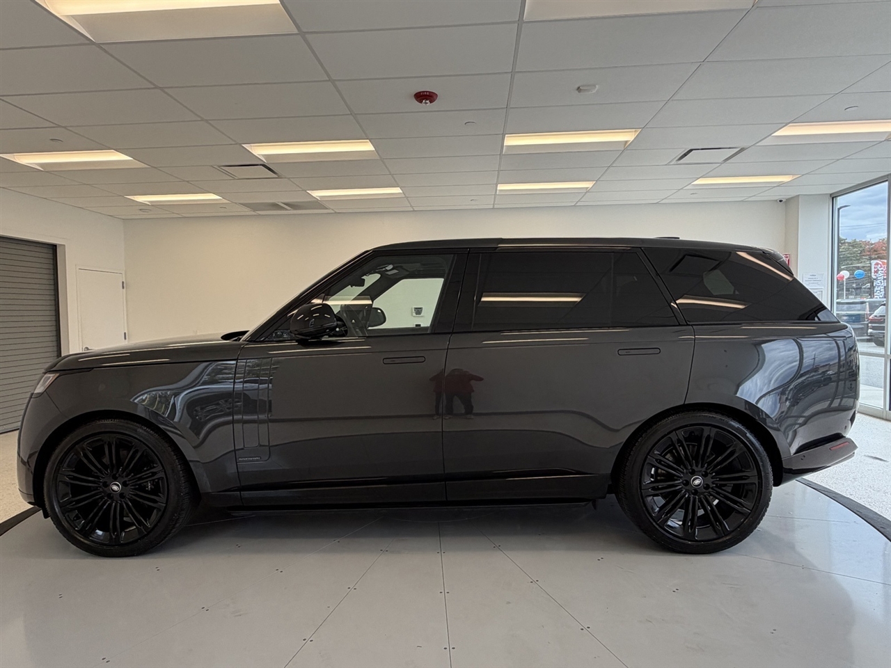 Land Rover Range Rover Autobiography LWB 5 2025 Land Rover Range Rover Autobiography LWB 5 2025