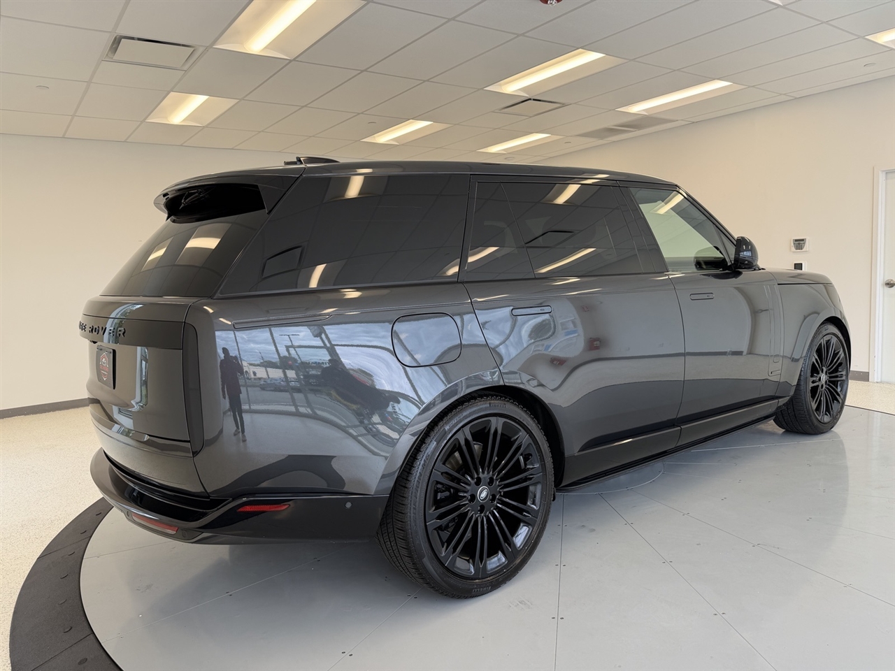 Land Rover Range Rover Autobiography LWB 5 2025 Land Rover Range Rover Autobiography LWB 5 2025