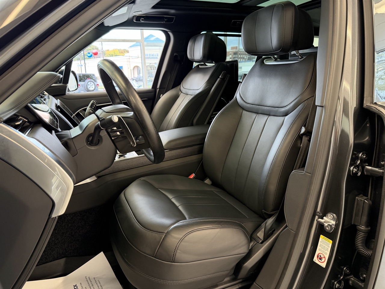 Land Rover Range Rover Autobiography LWB 5 2025 Land Rover Range Rover Autobiography LWB 5 2025