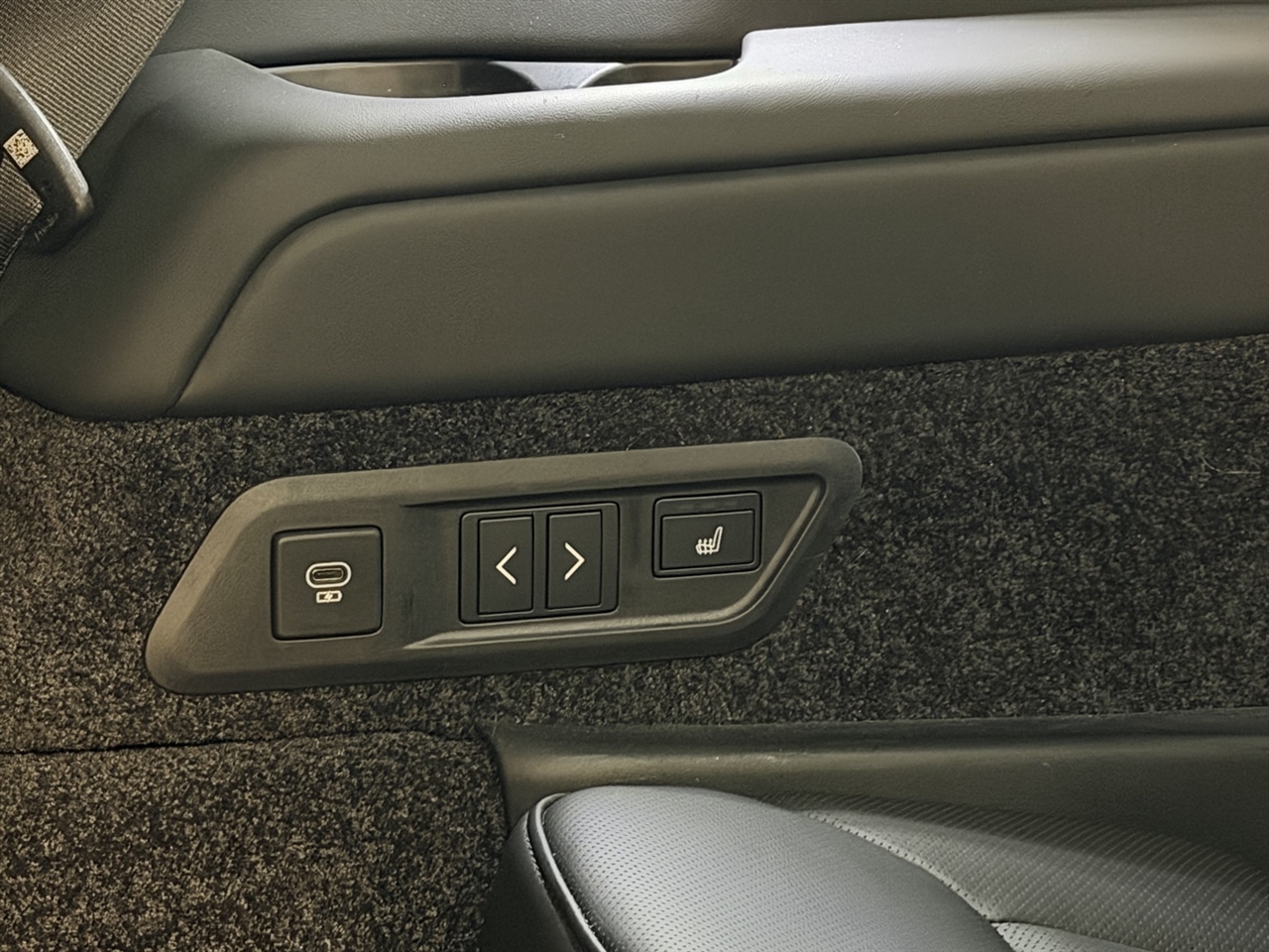 Land Rover Range Rover Autobiography LWB 5 2025 Land Rover Range Rover Autobiography LWB 5 2025