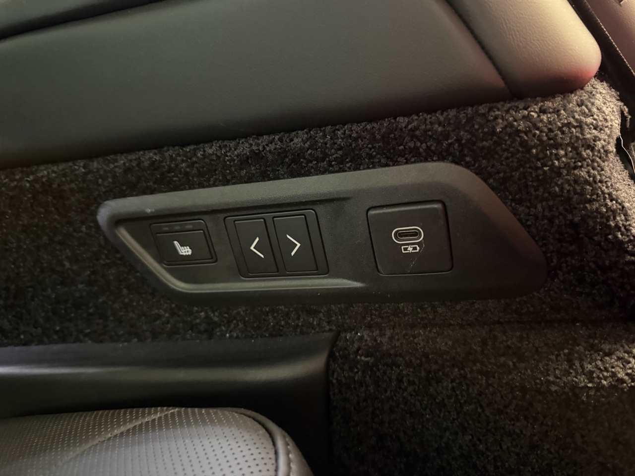 Land Rover Range Rover Autobiography LWB 5 2025 Land Rover Range Rover Autobiography LWB 5 2025