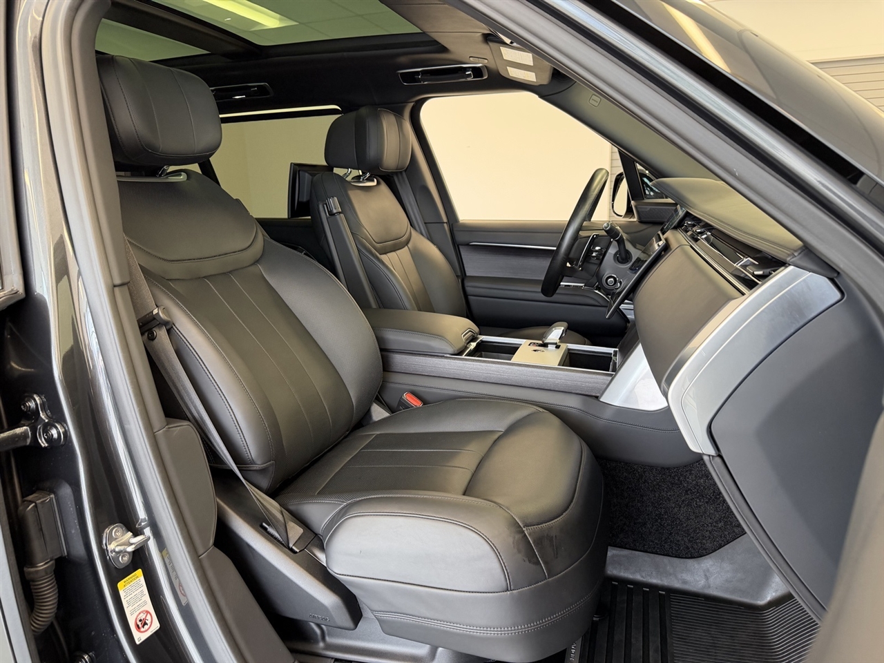 Land Rover Range Rover Autobiography LWB 5 2025 Land Rover Range Rover Autobiography LWB 5 2025