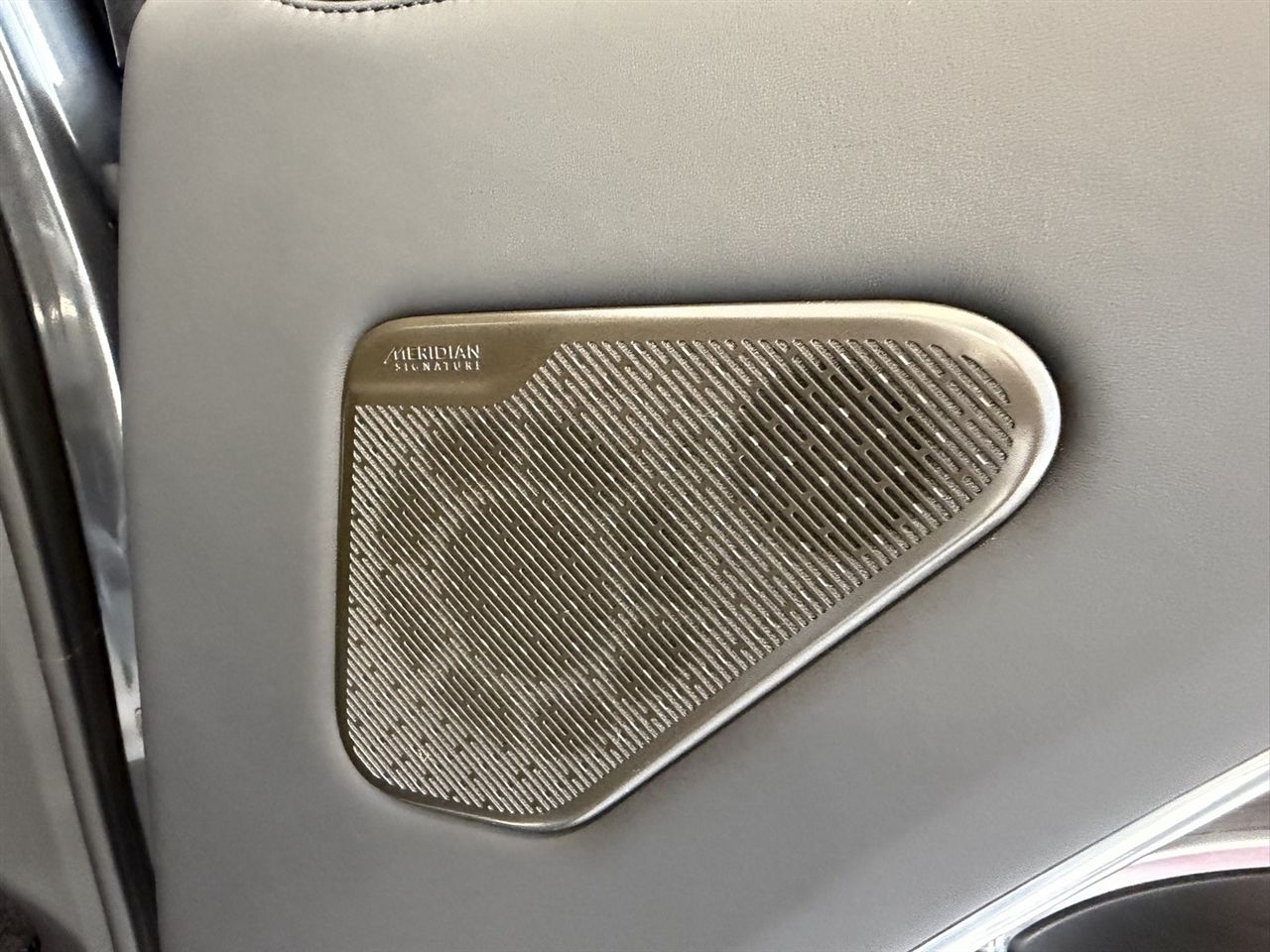 Land Rover Range Rover Autobiography LWB 5 2025 Land Rover Range Rover Autobiography LWB 5 2025