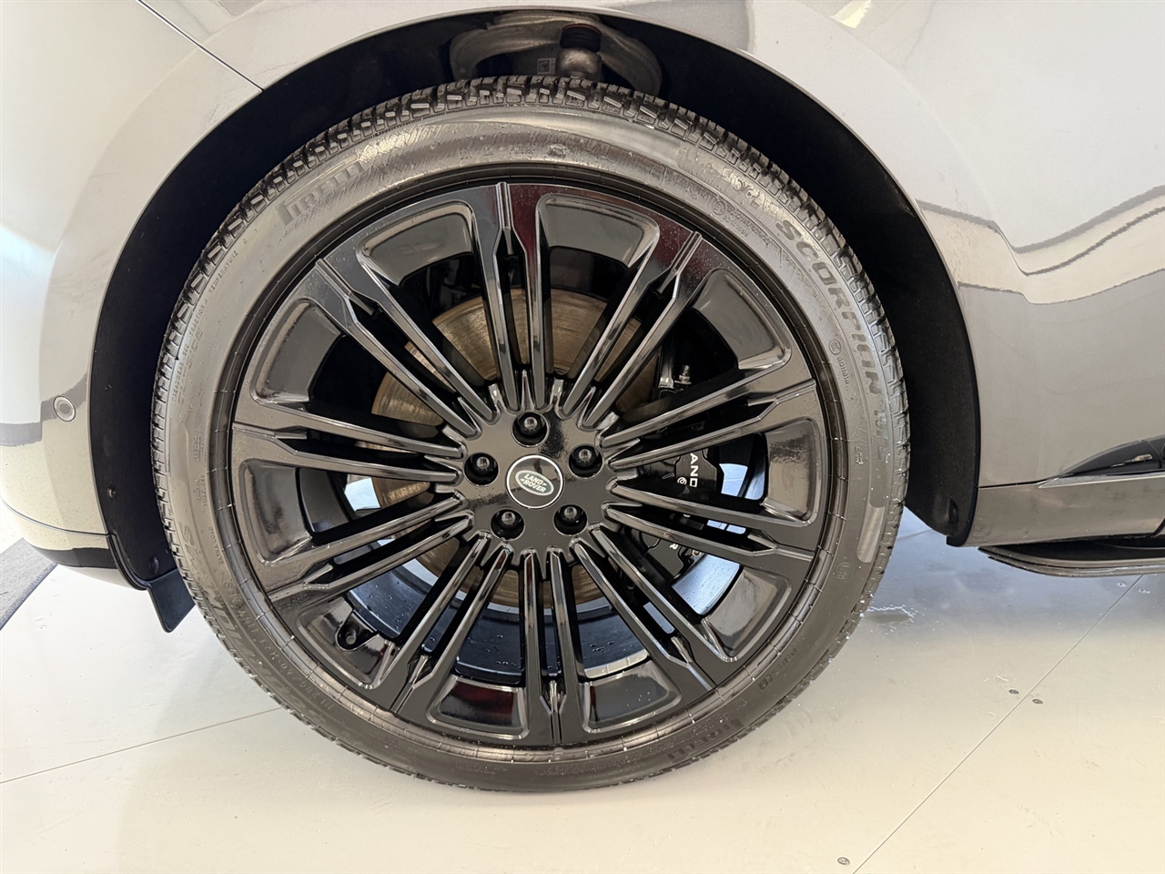 Land Rover Range Rover Autobiography LWB 5 2025 Land Rover Range Rover Autobiography LWB 5 2025