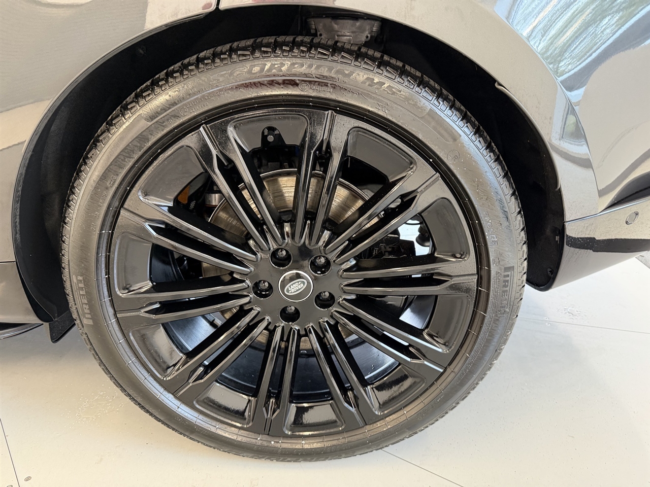 Land Rover Range Rover Autobiography LWB 5 2025 Land Rover Range Rover Autobiography LWB 5 2025