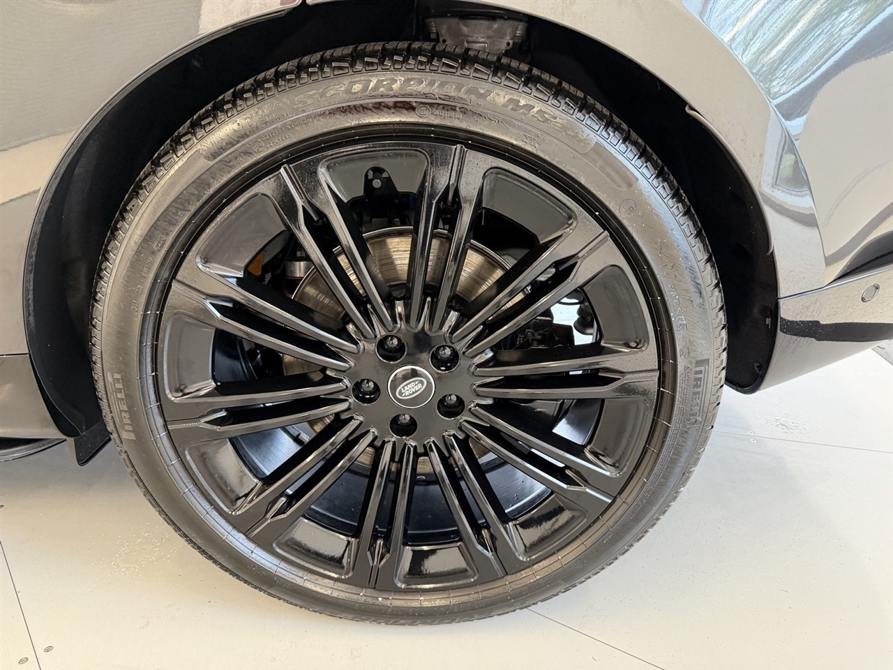 Land Rover Range Rover Autobiography LWB 5 2025 Land Rover Range Rover Autobiography LWB 5 2025