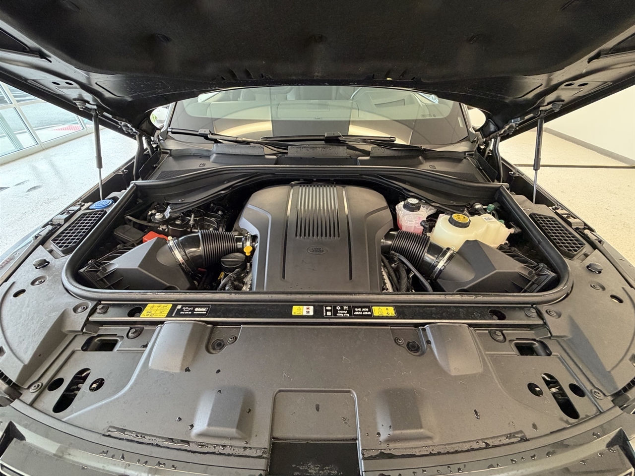 Land Rover Range Rover Autobiography LWB 5 2025 Land Rover Range Rover Autobiography LWB 5 2025