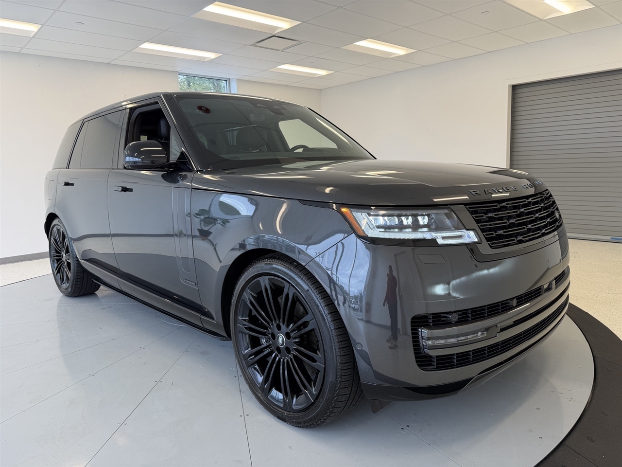 Land Rover Range Rover Autobiography LWB 5 2025 Land Rover Range Rover Autobiography LWB 5 2025