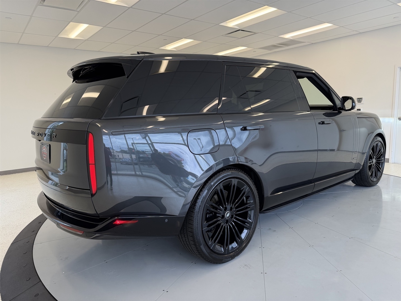 Land Rover Range Rover Autobiography LWB 5 2025 Land Rover Range Rover Autobiography LWB 5 2025