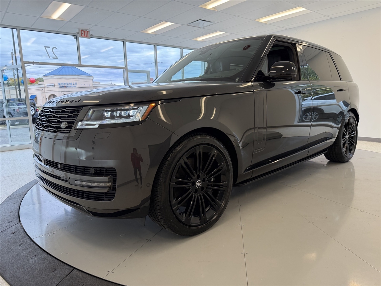 Land Rover Range Rover Autobiography LWB 5 2025 Land Rover Range Rover Autobiography LWB 5 2025