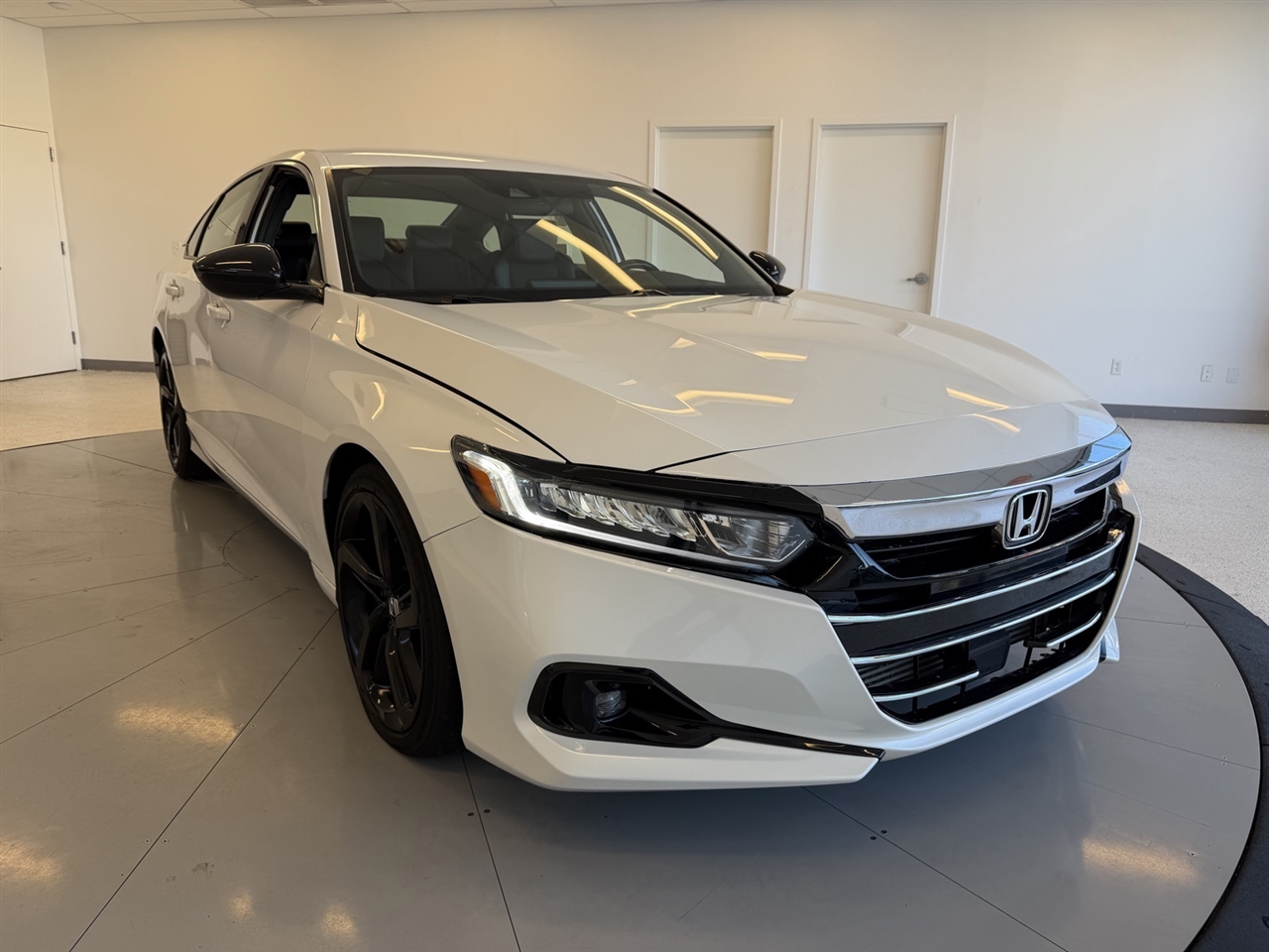 2021 Honda Accord Sport's photo