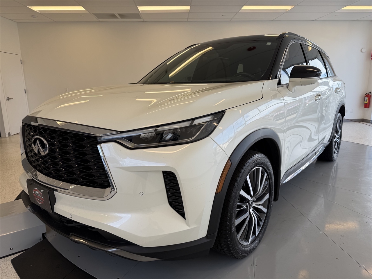 2023 Infiniti QX60 Autograph photo 3