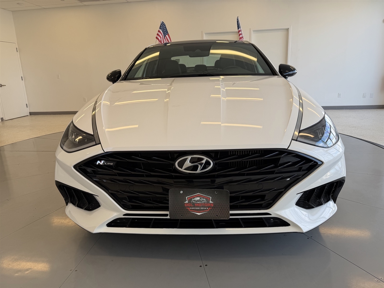 2023 Hyundai Sonata SEL photo 2