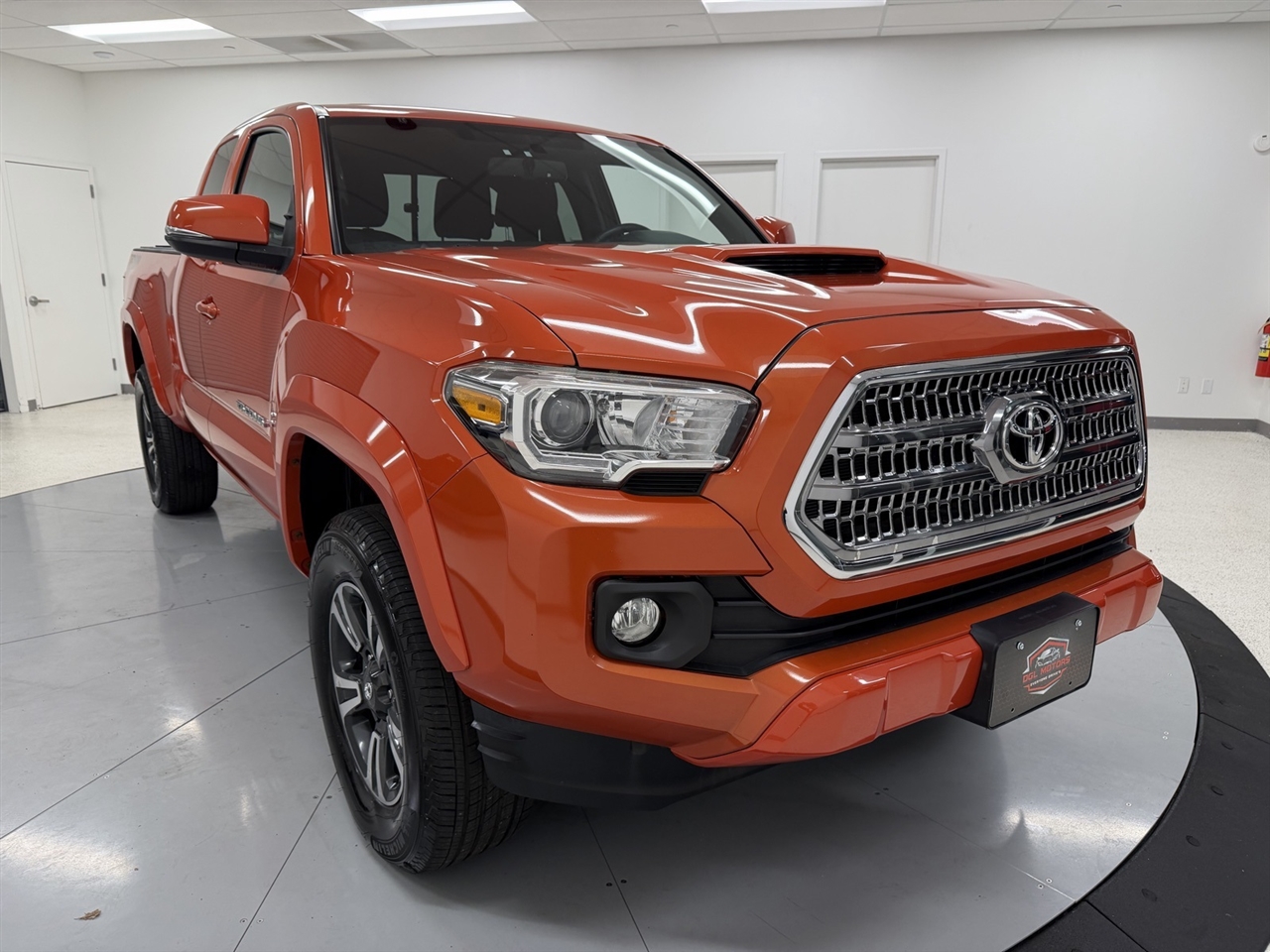2016 Toyota Tacoma TRD Sport's photo