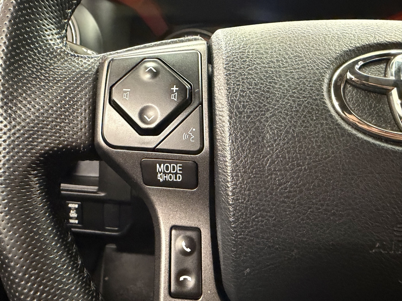 Toyota Tacoma SR5 Access Cab V6 6AT 4WD 2016