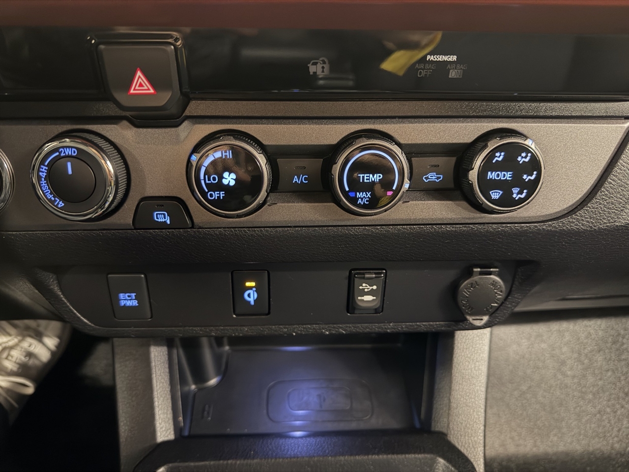 Toyota Tacoma SR5 Access Cab V6 6AT 4WD 2016