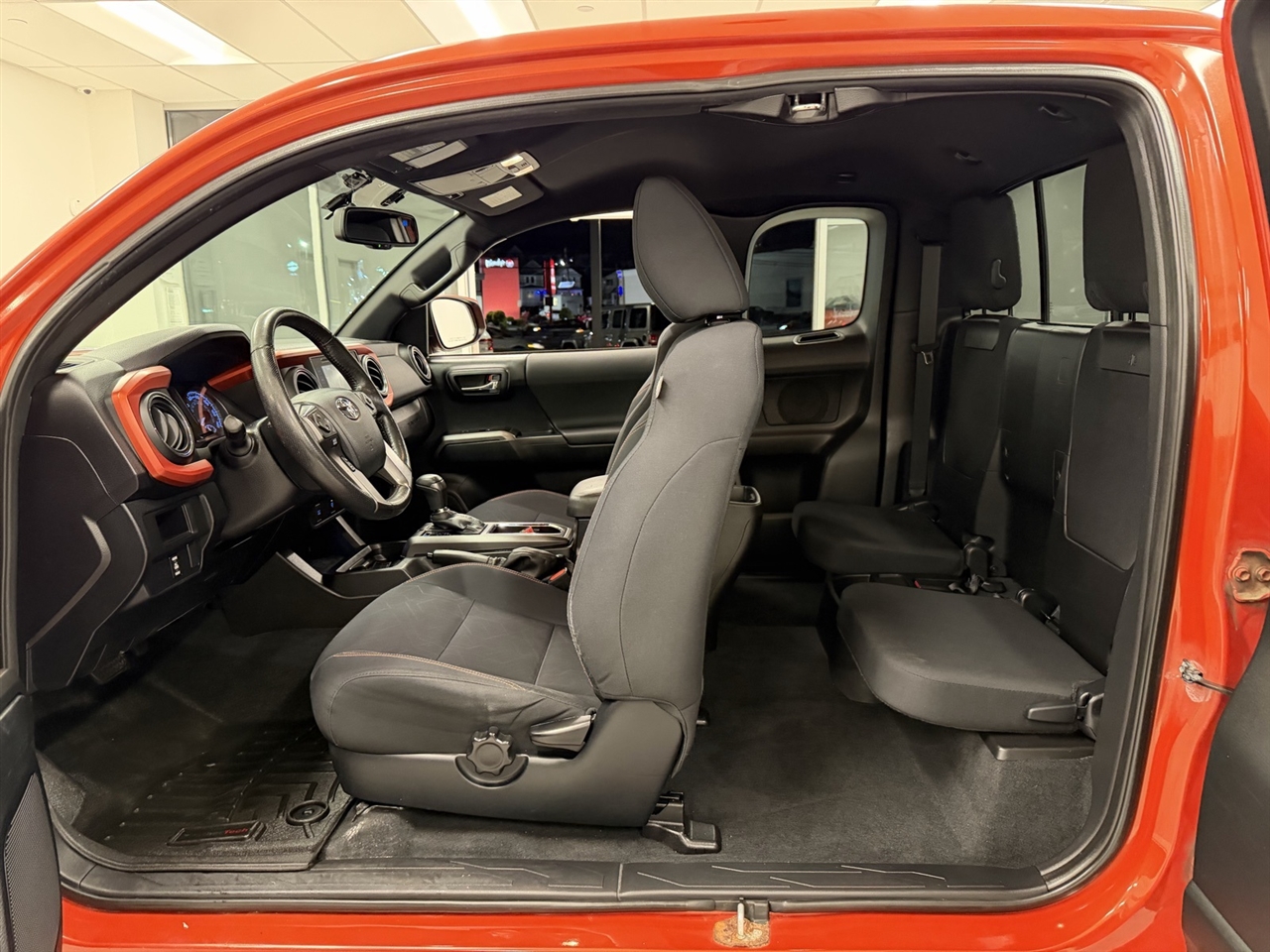 Toyota Tacoma SR5 Access Cab V6 6AT 4WD 2016