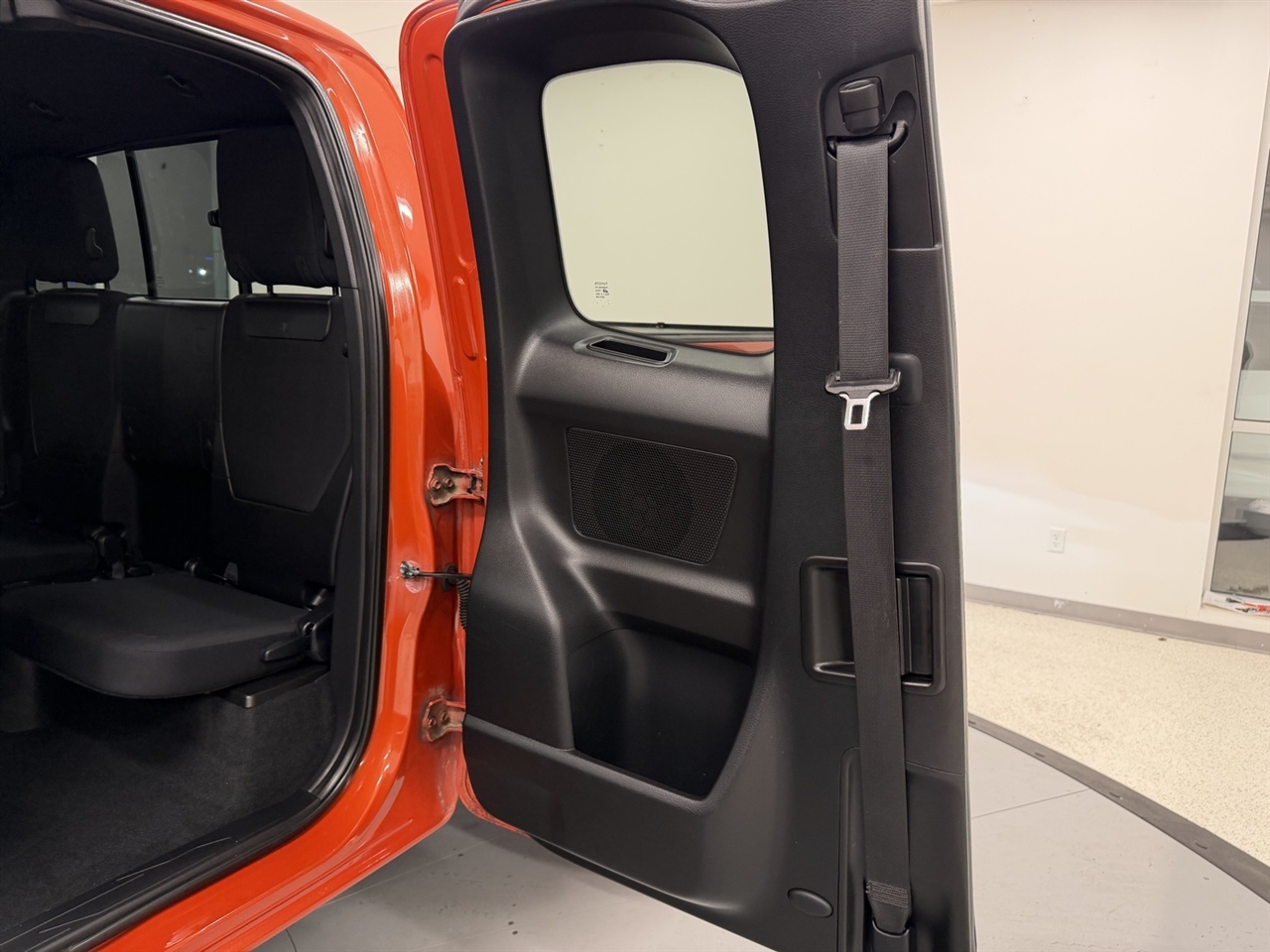 Toyota Tacoma SR5 Access Cab V6 6AT 4WD 2016