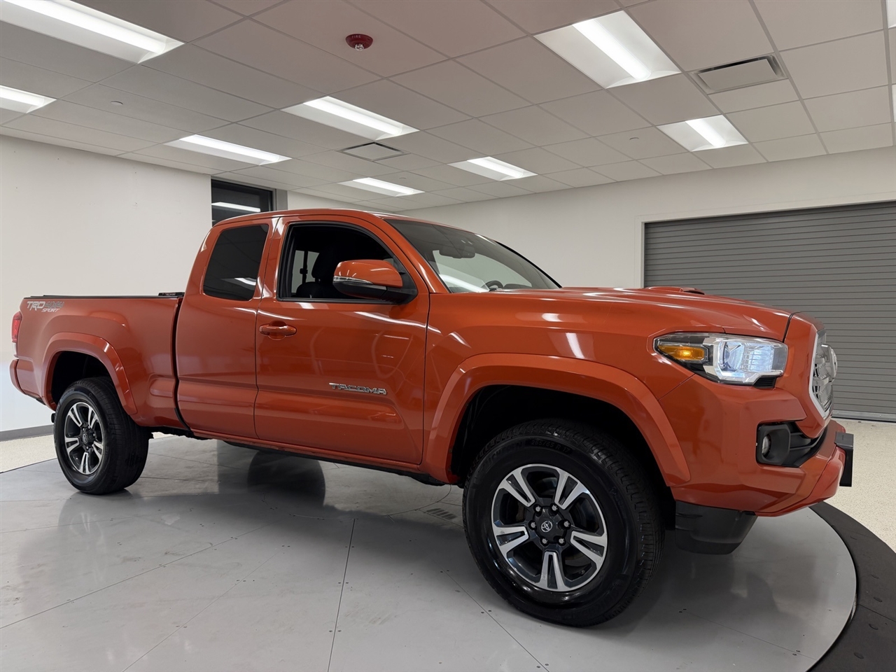 Toyota Tacoma SR5 Access Cab V6 6AT 4WD 2016