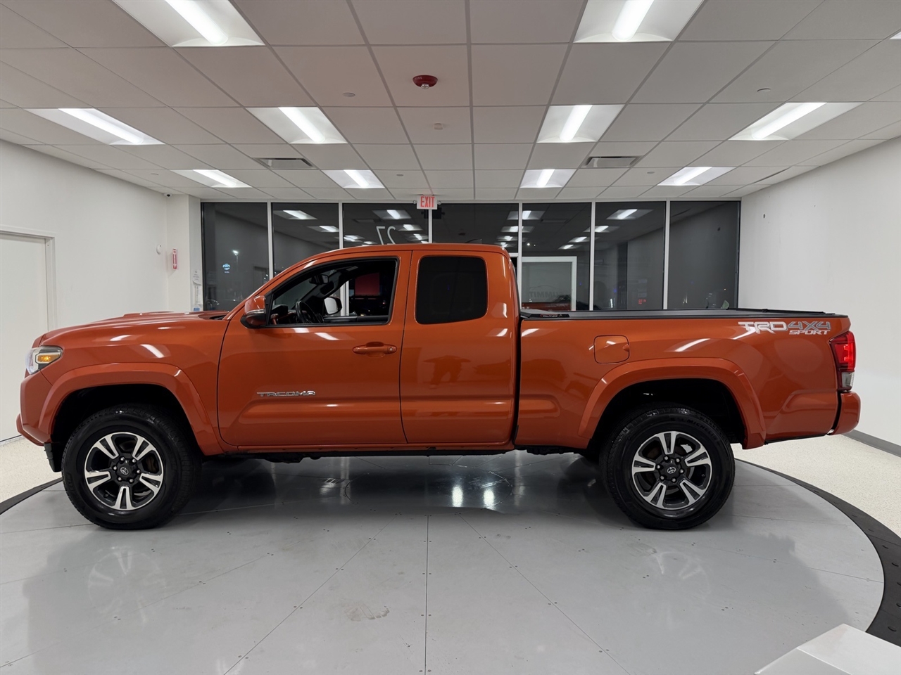 Toyota Tacoma SR5 Access Cab V6 6AT 4WD 2016