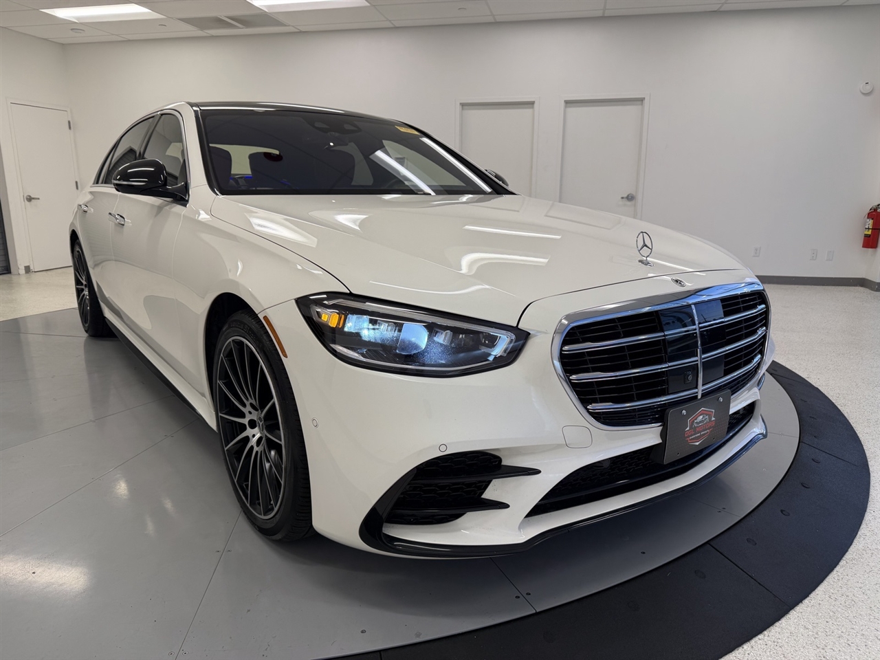 2022 Mercedes-Benz S-Class S 580's photo