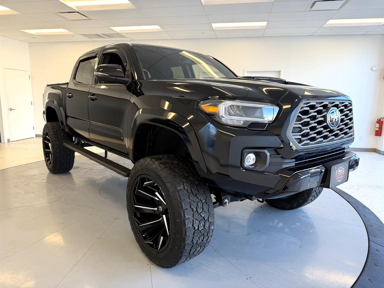 2023 Toyota Tacoma TRD Sport's photo
