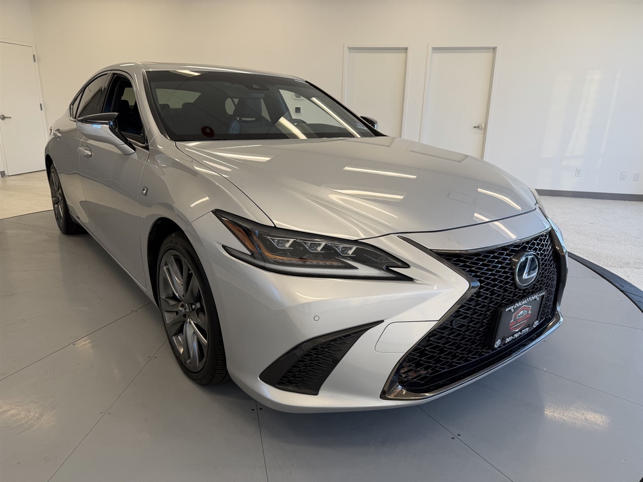 2019 Lexus ES F SPORT's photo