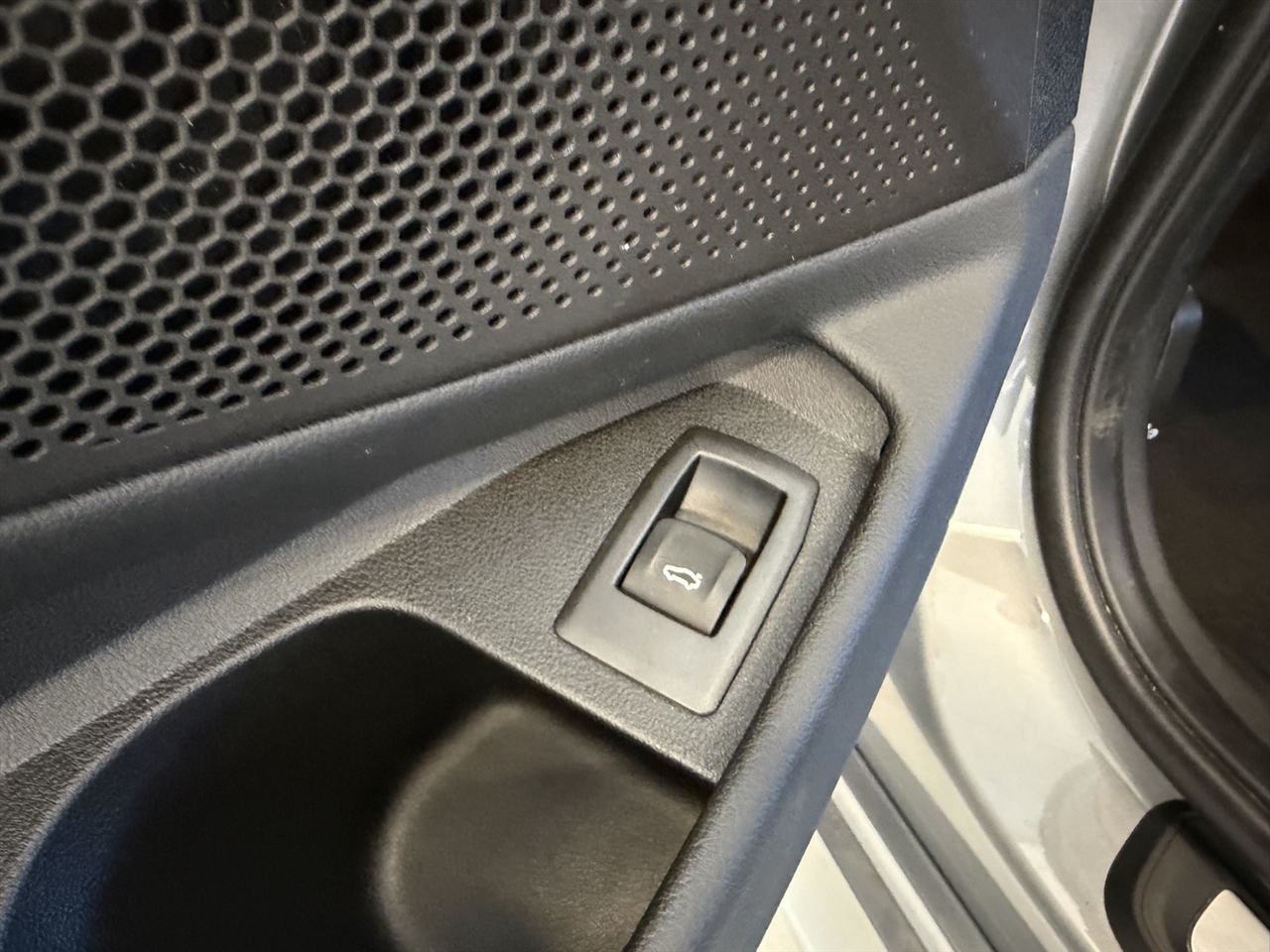 BMW 3-Series 330i xDrive 2023