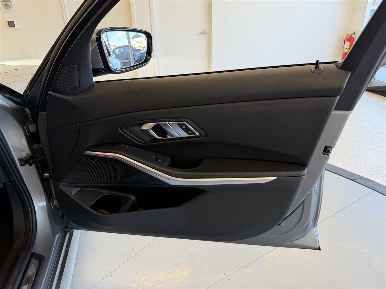 BMW 3-Series 330i xDrive 2023