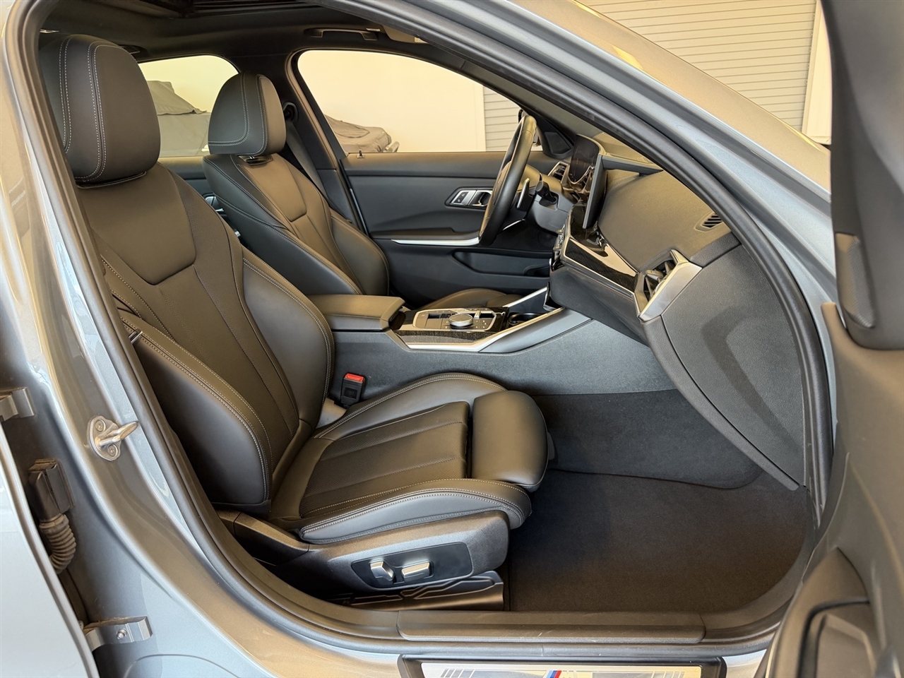 BMW 3-Series 330i xDrive 2023