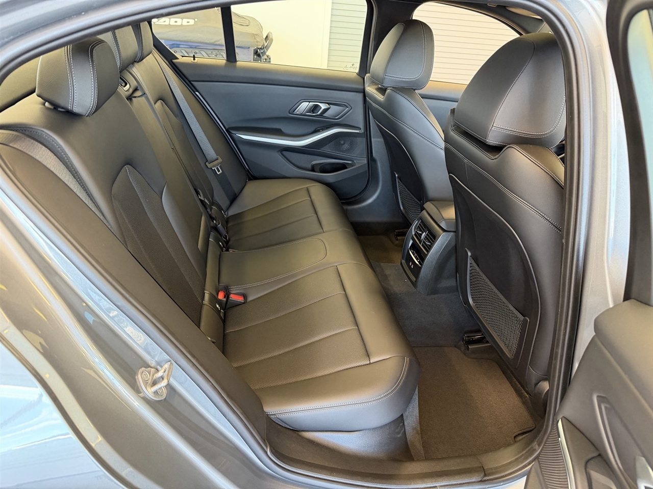 BMW 3-Series 330i xDrive 2023