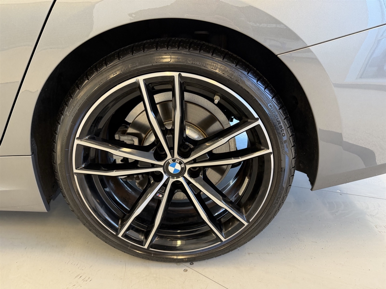 BMW 3-Series 330i xDrive 2023