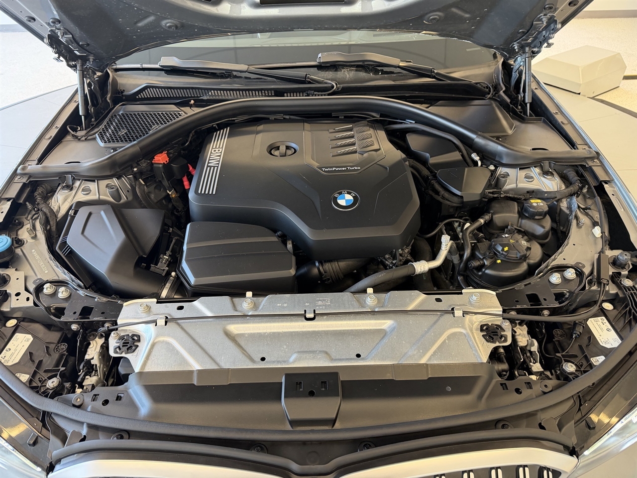 BMW 3-Series 330i xDrive 2023