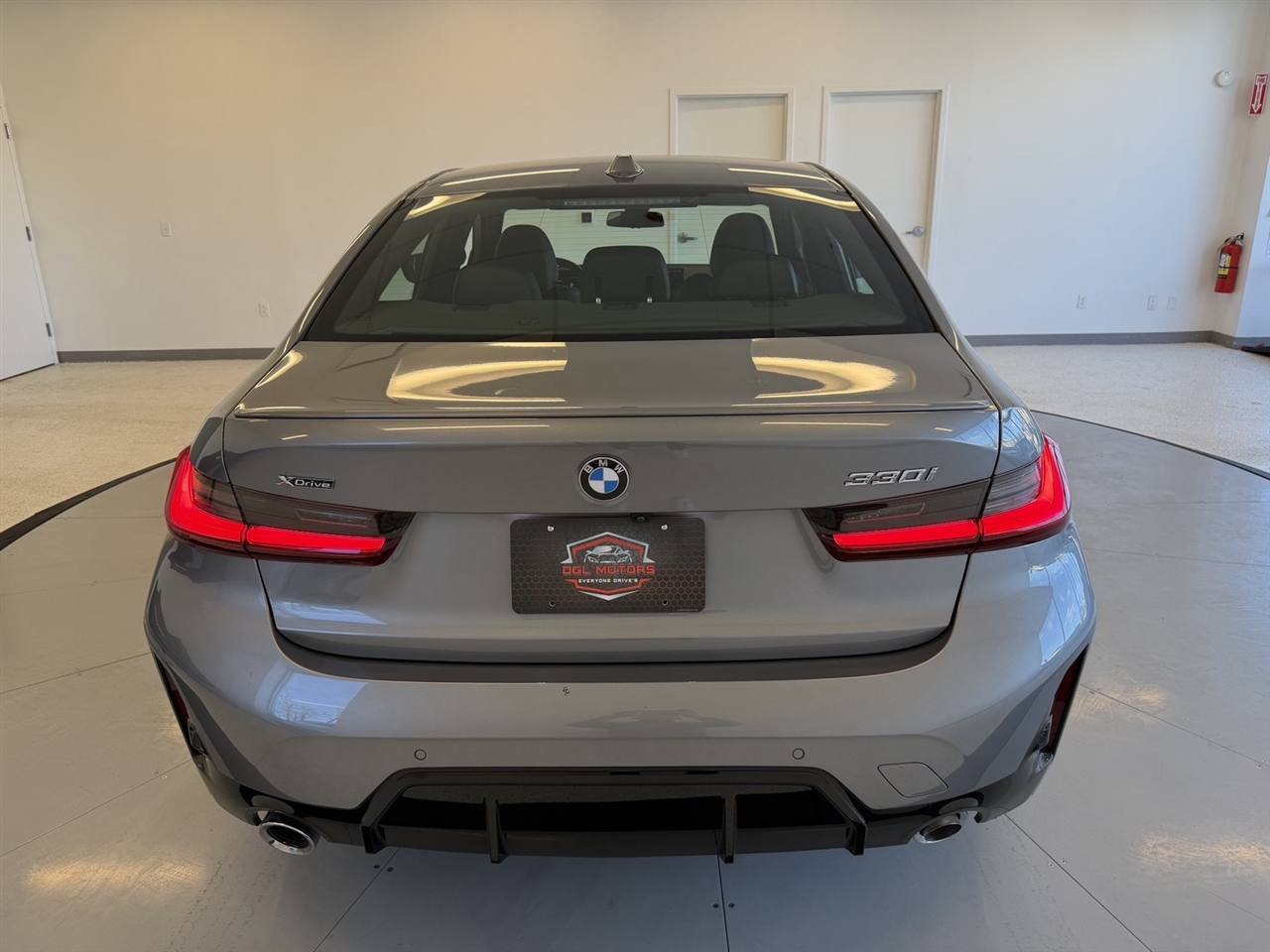 BMW 3-Series 330i xDrive 2023