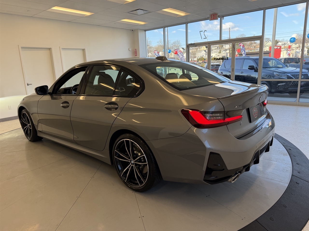 BMW 3-Series 330i xDrive 2023