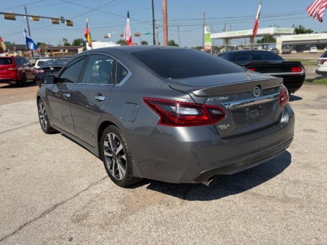Nissan Altima  2016