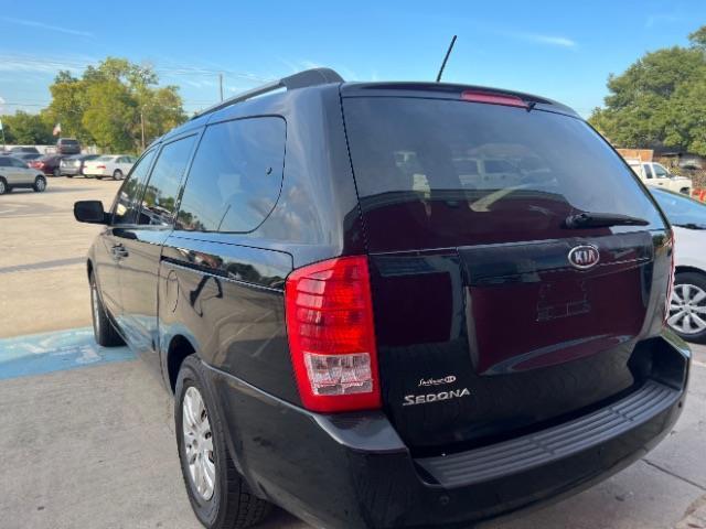 Kia Sedona  2011