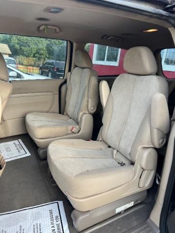Kia Sedona  2011