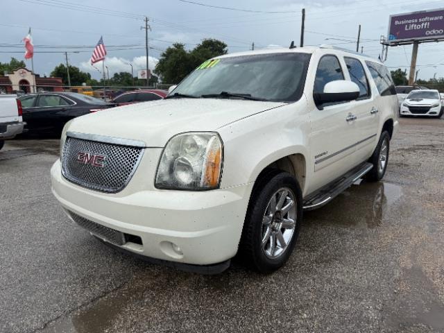 GMC Yukon Denali  2011