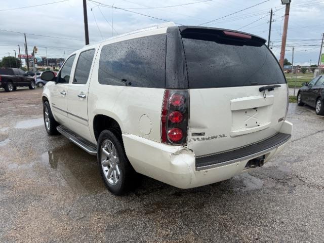 GMC Yukon Denali  2011